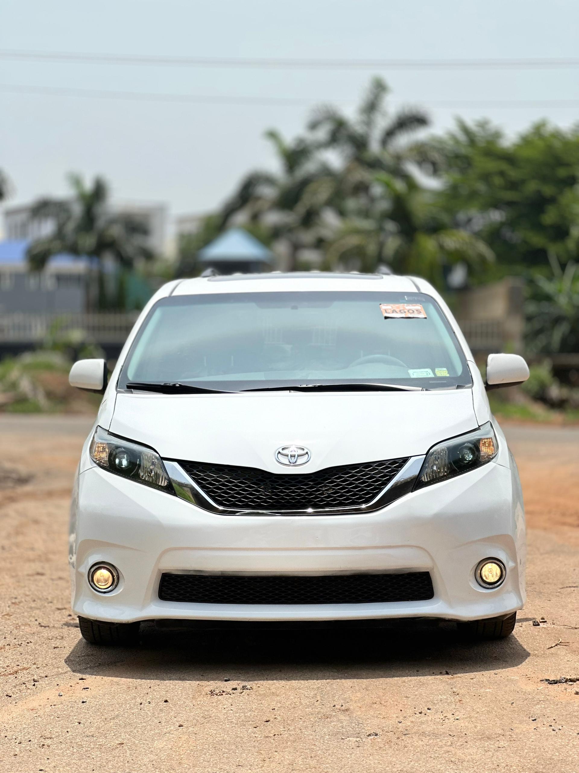 Davehero Autos Showroom